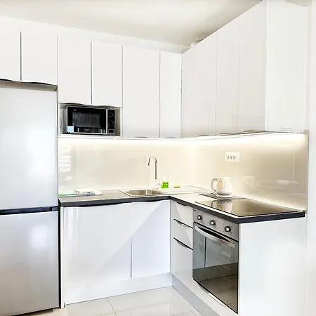 Апартаменти S'akvarel 1 - Private Garage *