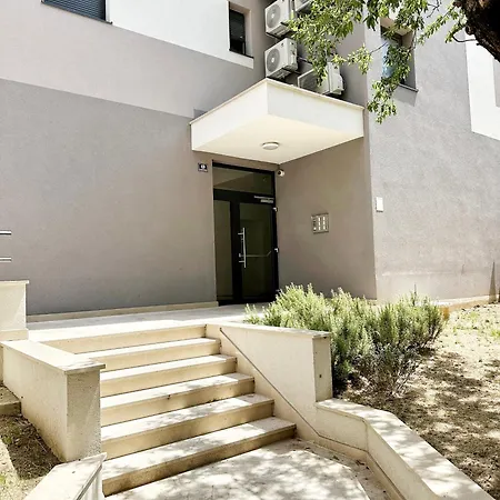 Апартаменти S'akvarel 1 - Private Garage Спліт