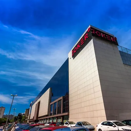 Апартаменти S'akvarel 1 - Private Garage *