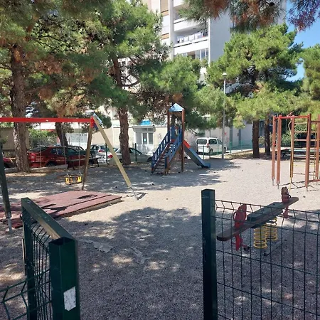 S'akvarel 1 - Private Garage Апартаменти