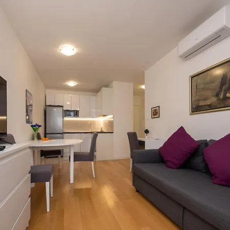 Апартаменти S'akvarel 1 - Private Garage Спліт