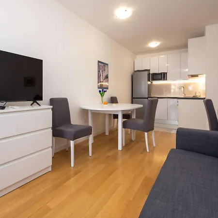 S'akvarel 1 - Private Garage