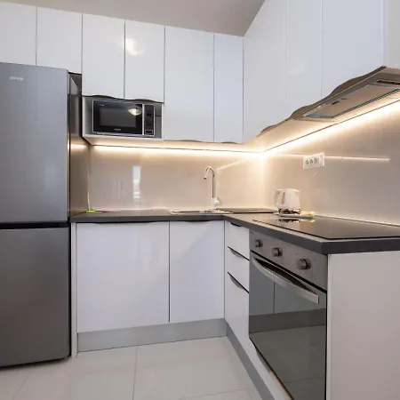 S'akvarel 1 - Private Garage Апартаменти