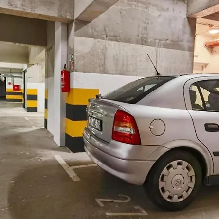 S'akvarel 1 - Private Garage