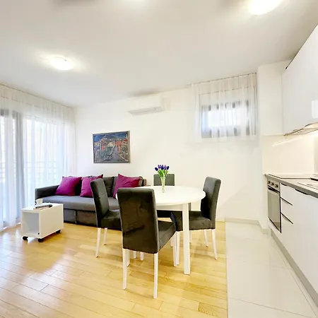 Апартаменты S'akvarel 1 - Private Garage Сплит