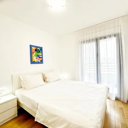 S'akvarel 1 - Private Garage Апартаменты